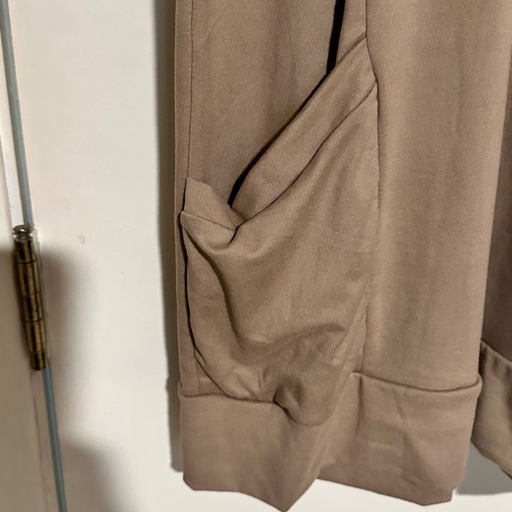 Brown pull over - Picture 5 of 5
